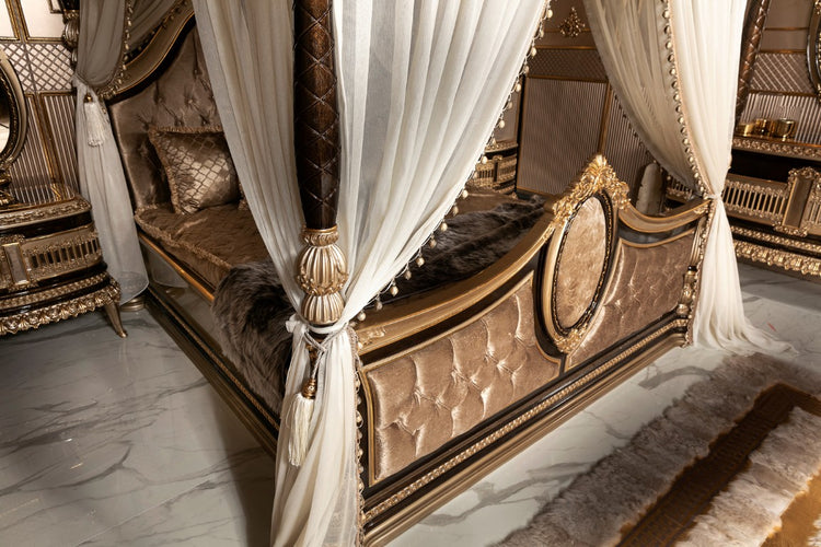 EMPIRE Classic Canopy Bed Set