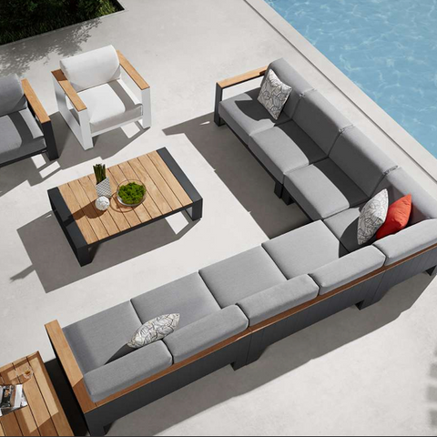 CAMBUSA Outdoor Corner