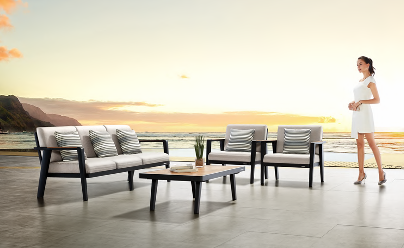 EMOTI Outdoor Sofa